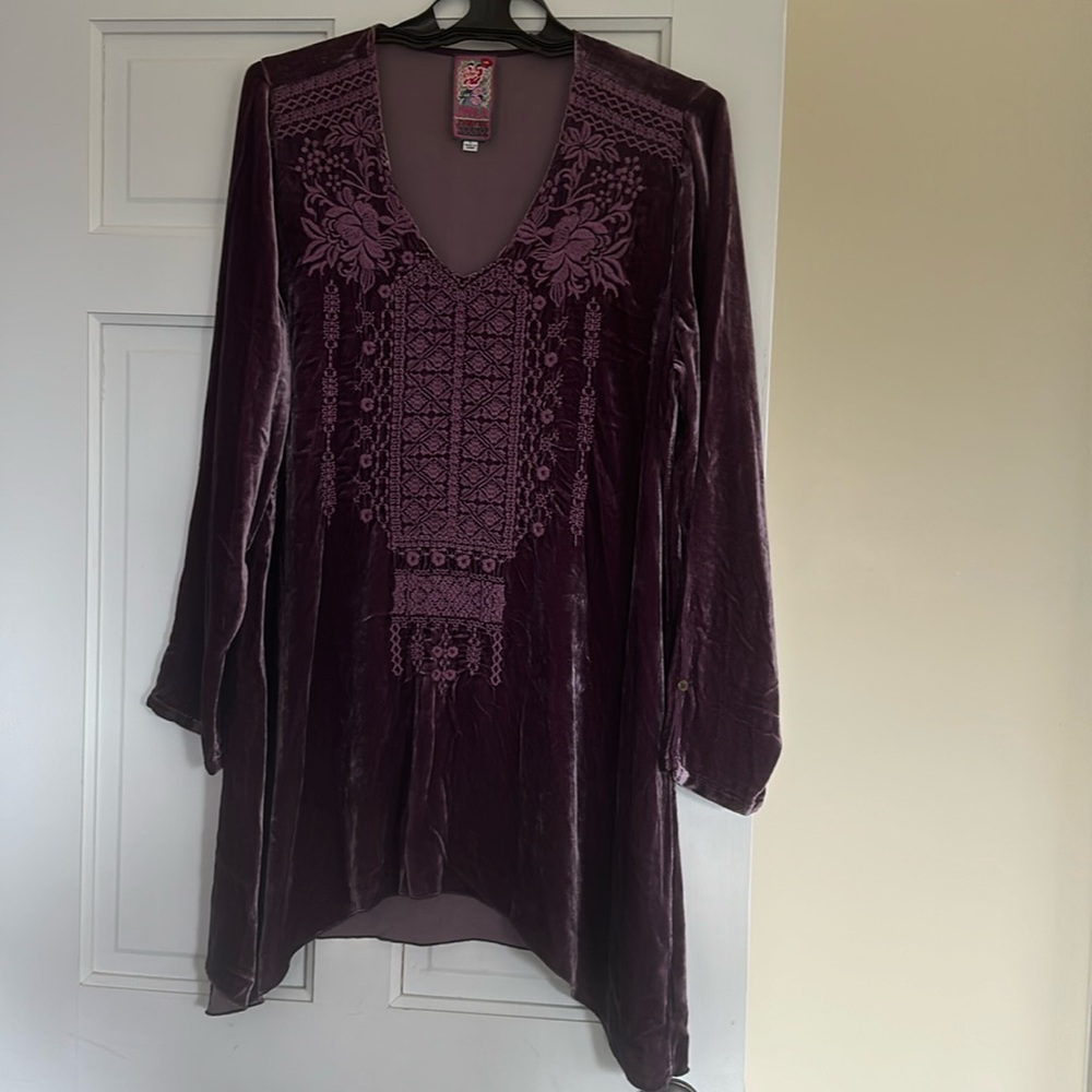 Johnny Was velvet plum color tunic, size large. EUC